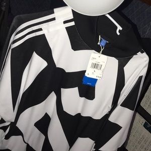 Adidas crew!! NEW WITH TAGS!! NEVER WORN